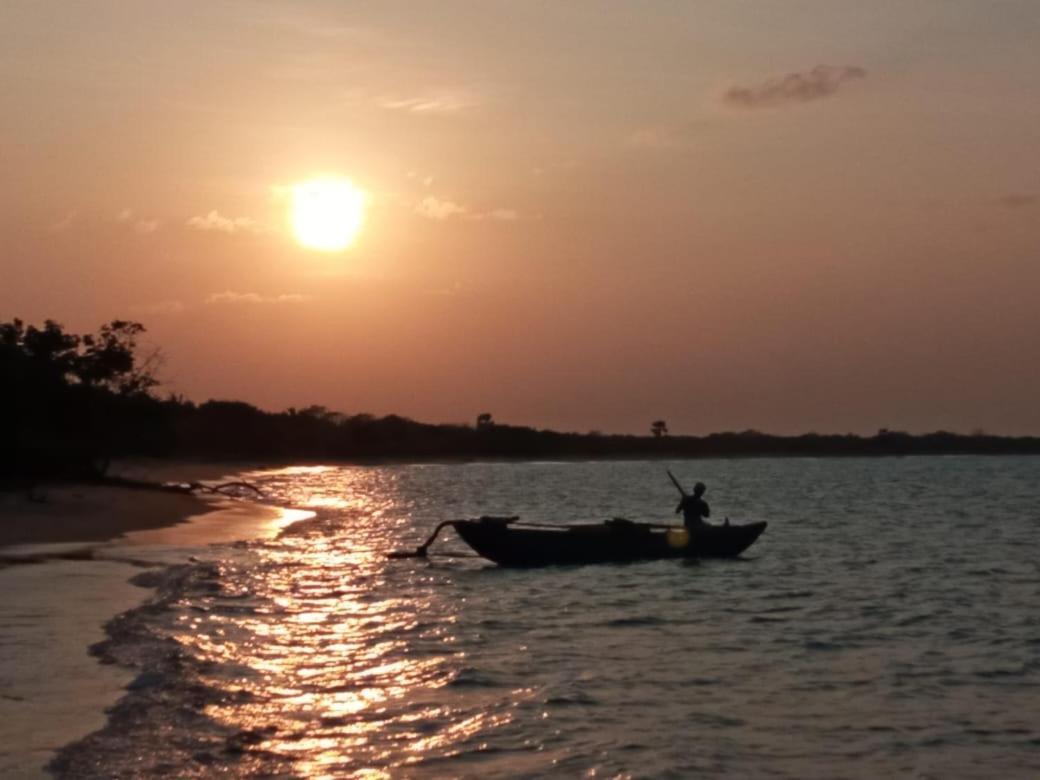 Giman Free Beach Resort Passikudah Экстерьер фото