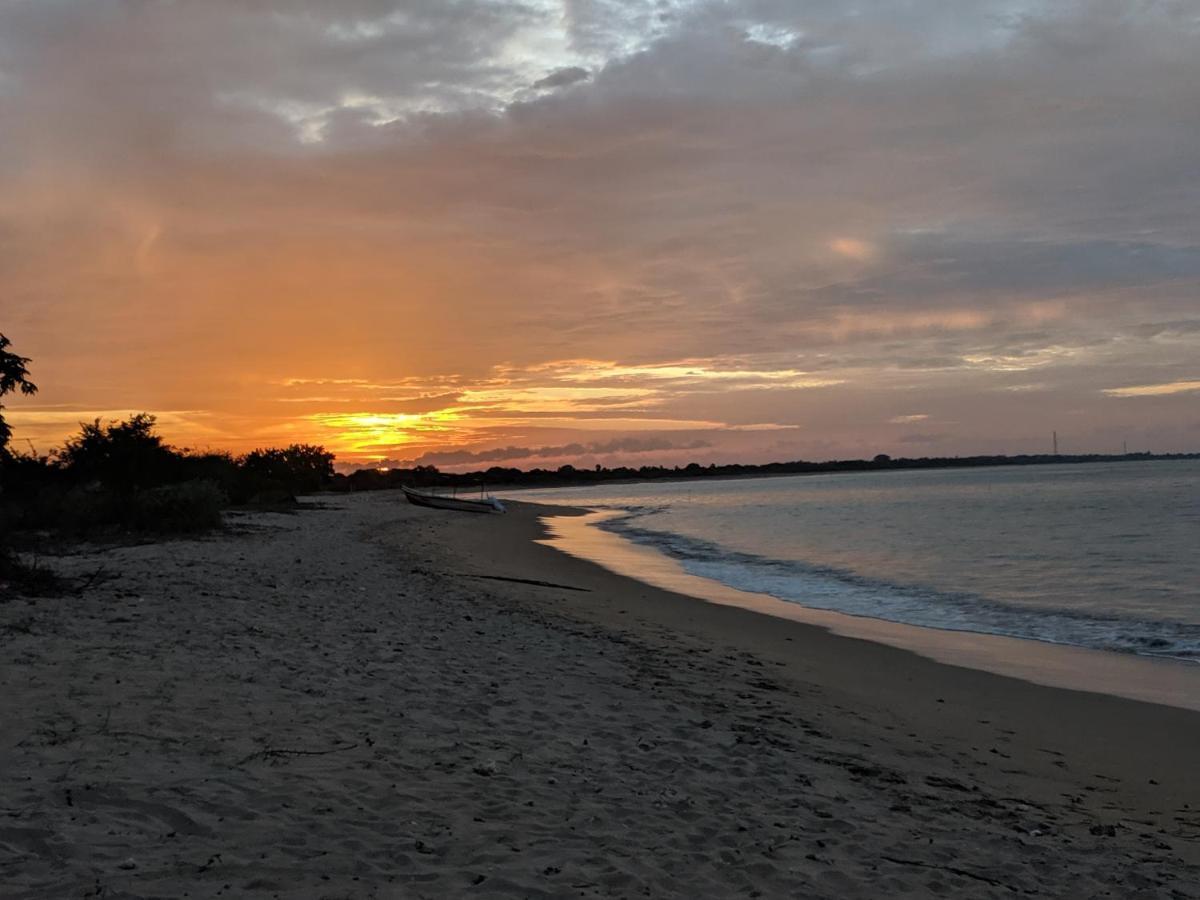 Giman Free Beach Resort Passikudah Экстерьер фото